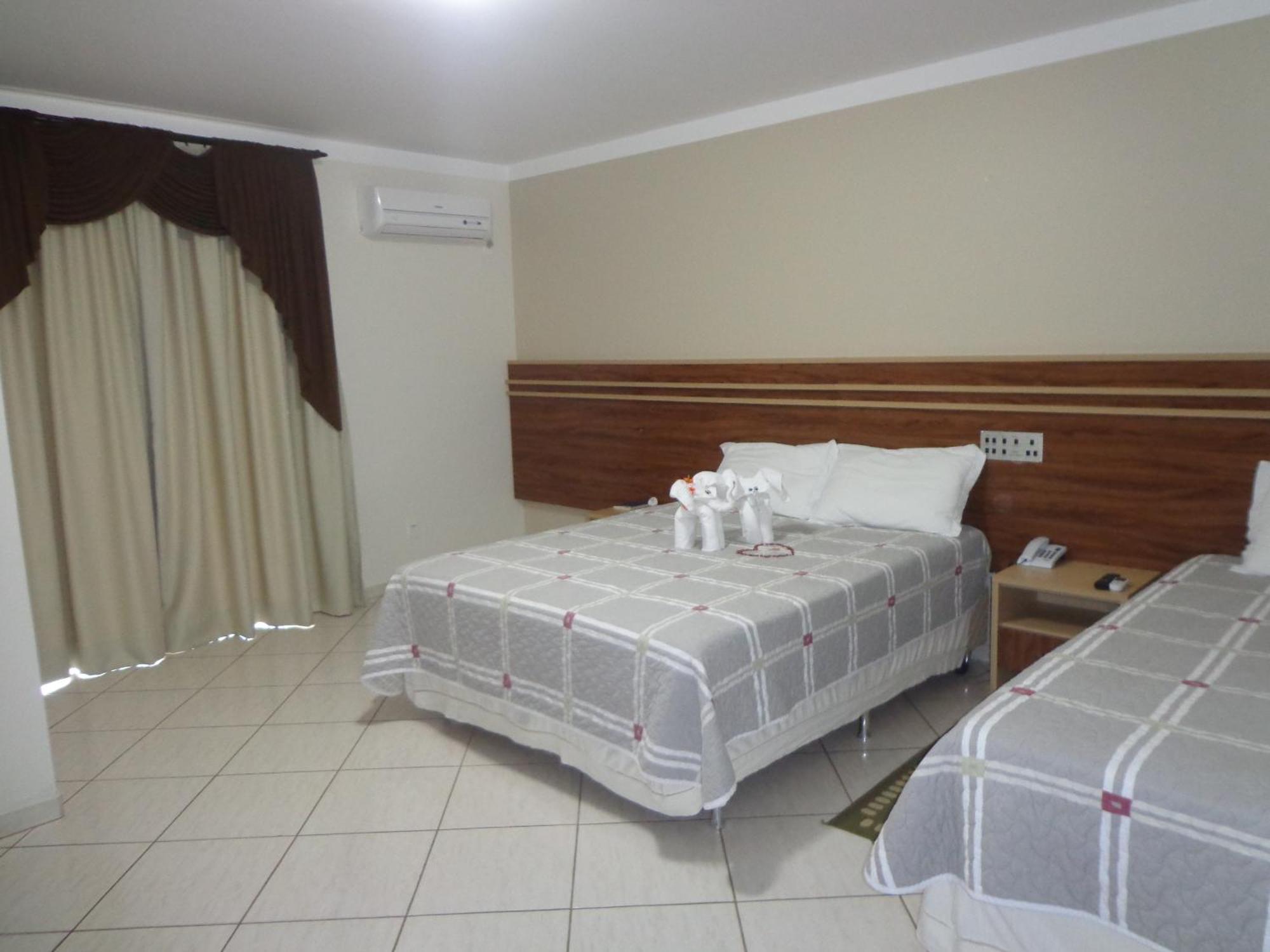 Hotel Dom Baroni Guarapuava Szoba fotó
