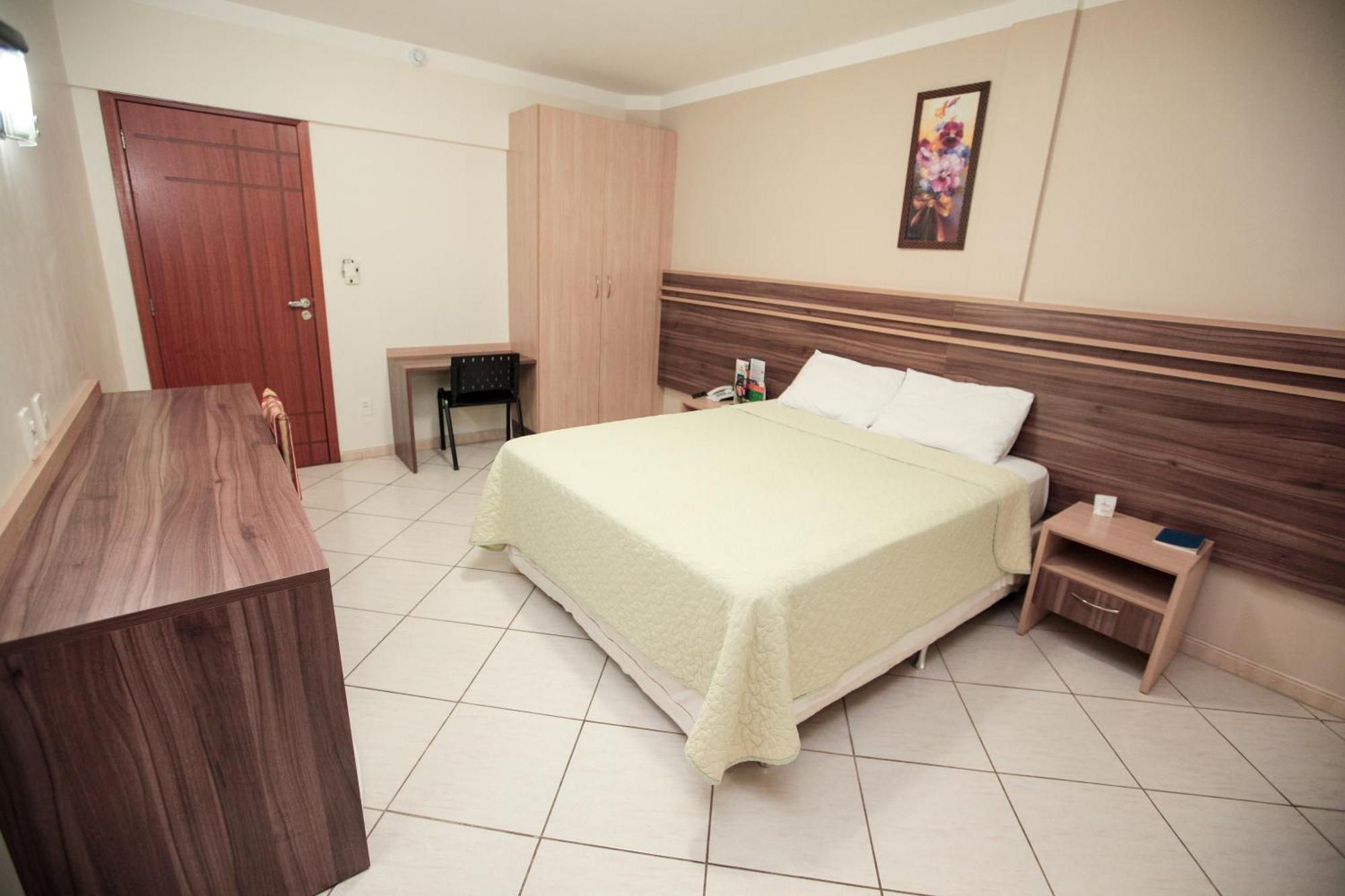Hotel Dom Baroni Guarapuava Szoba fotó